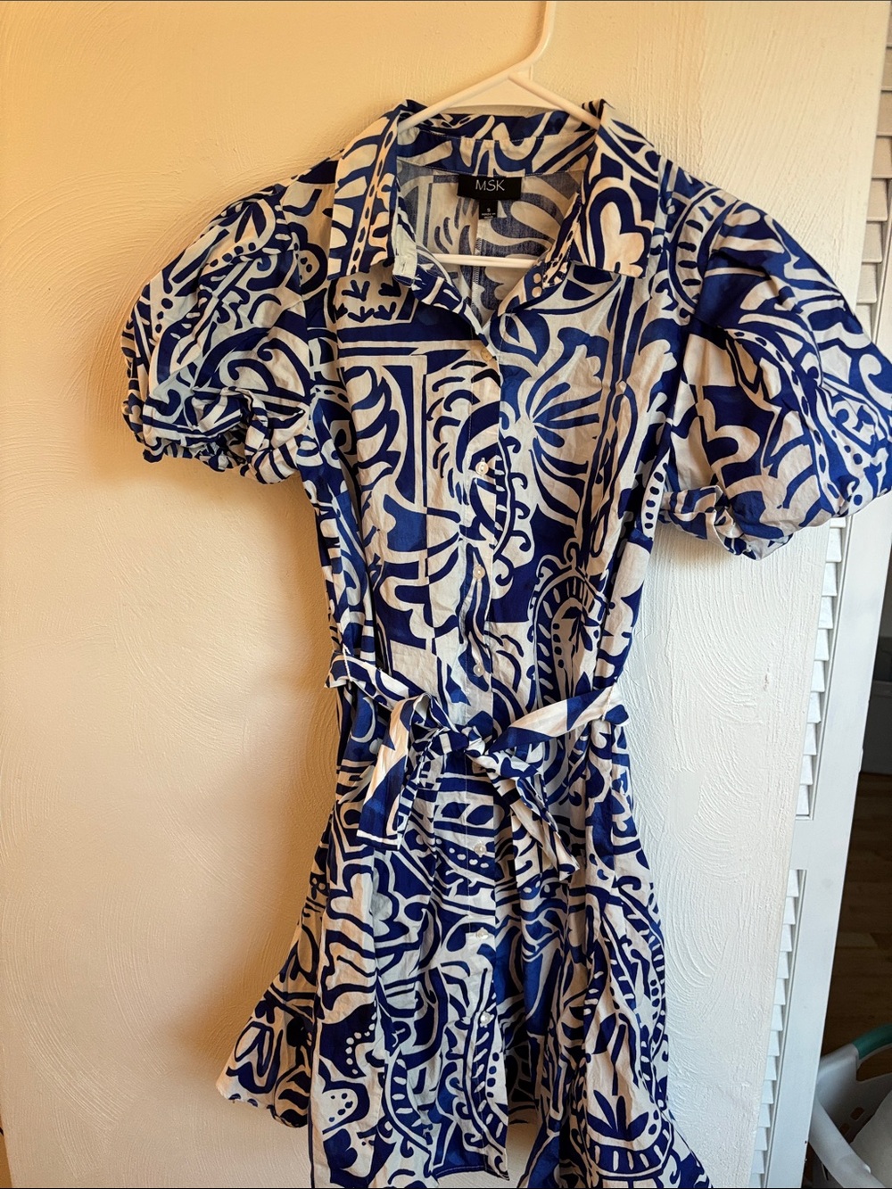 MSK Blue and White Patterned Puff-Sleeve Mini Dress with belt